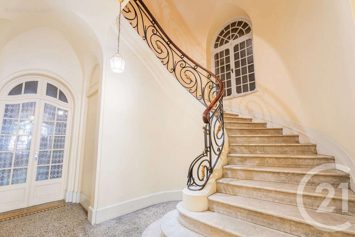 Appartement 82 m² à Menton  - photo 17