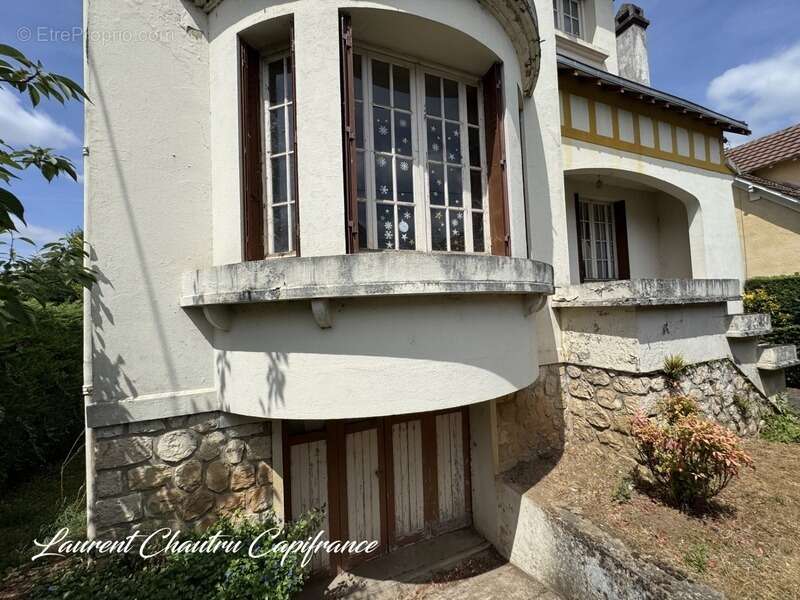 Maison de caractère avec jardin et garage - photo 4