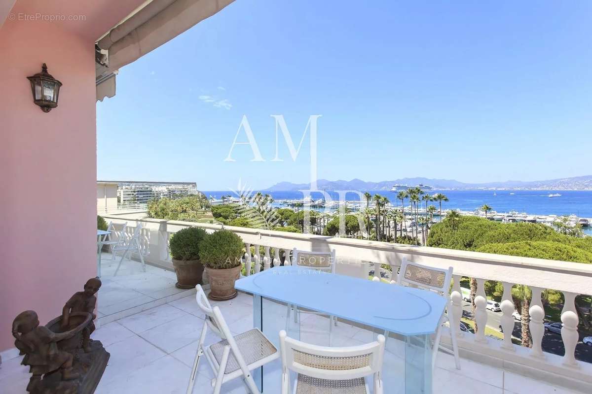 Appartement à CANNES