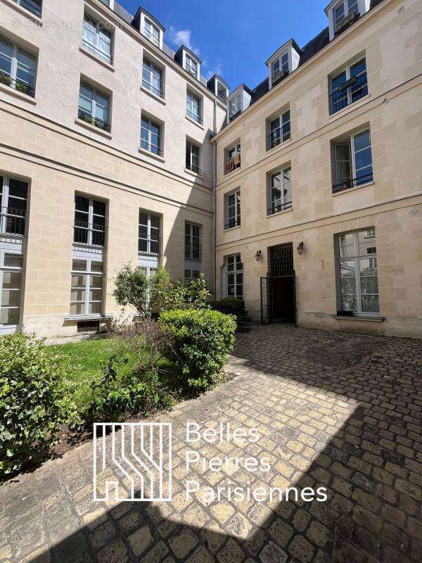 Appartement à PARIS-11E