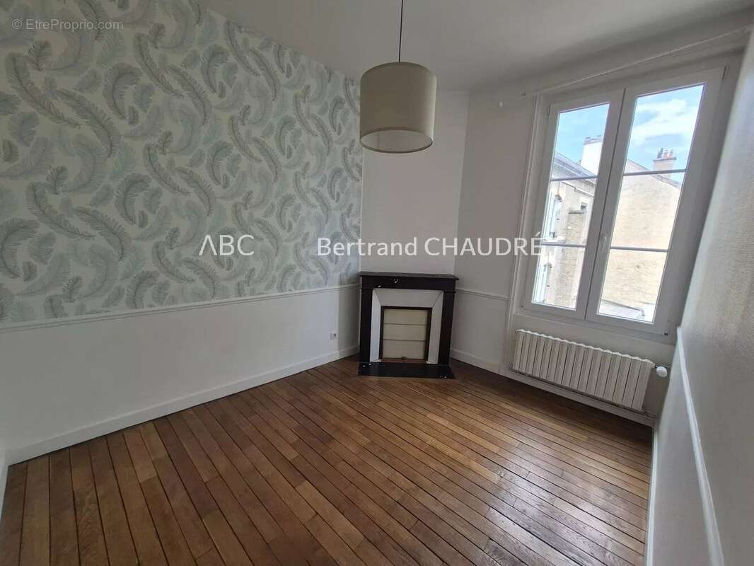 T3 ancien secteur voltaire - photo 13