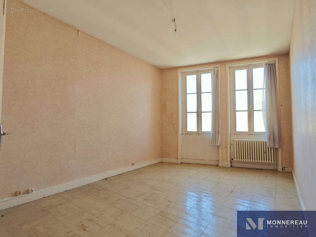 Immeuble centre segonzac - photo 20