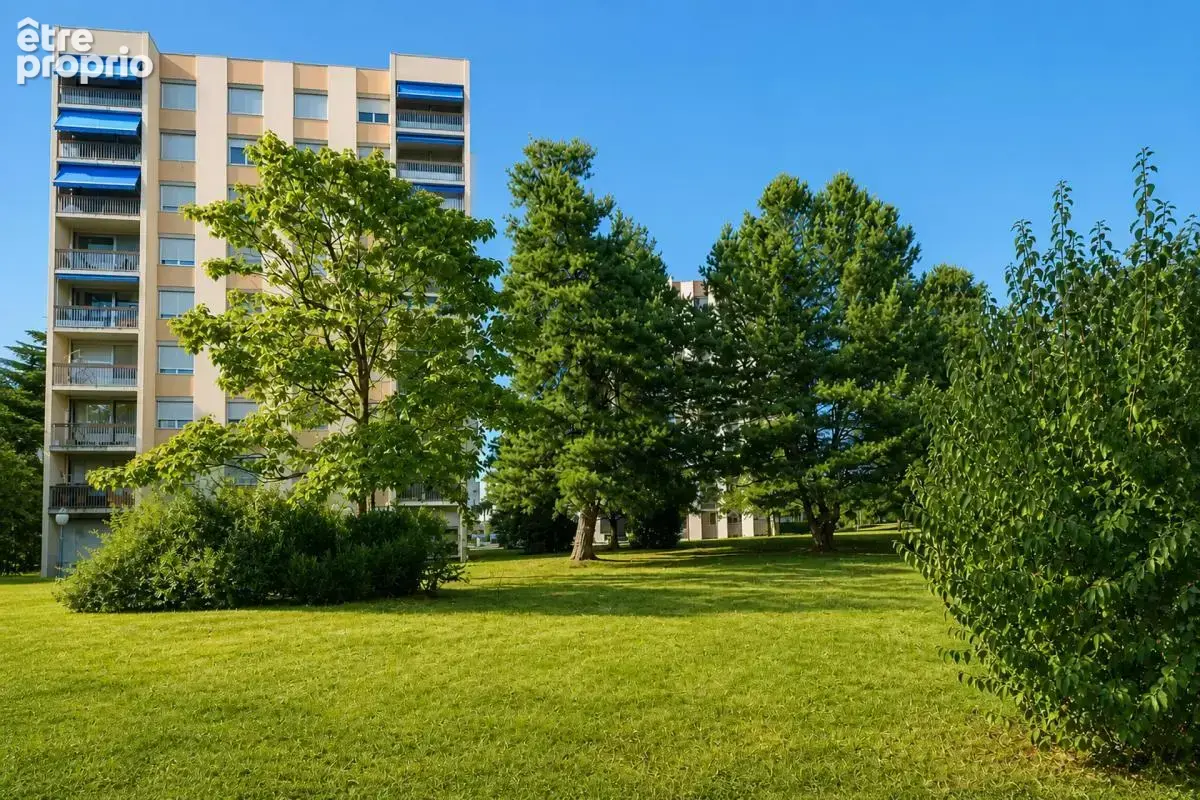 Appartement à SAINT-GENIS-LAVAL