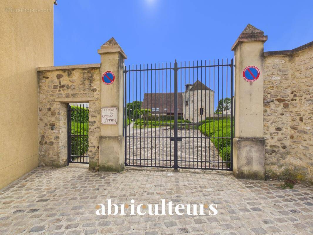 Appartement à SURVILLIERS