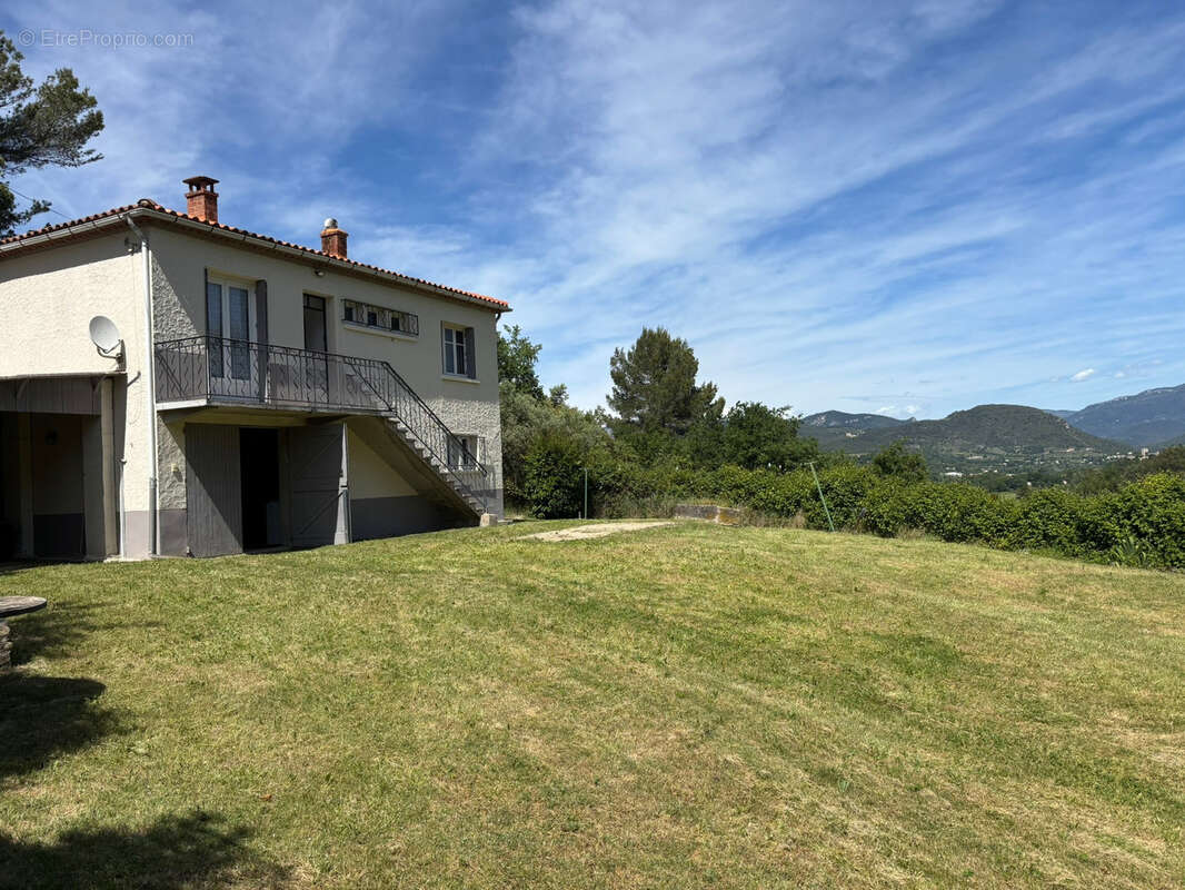 Maison à ENTRECHAUX
