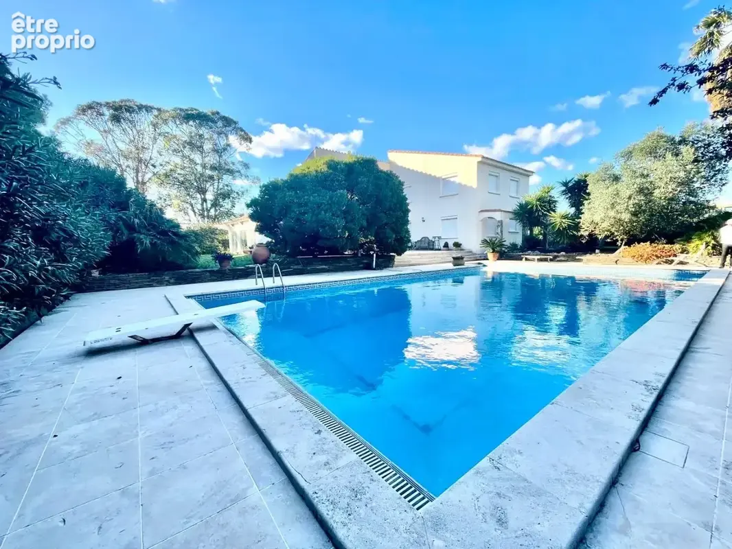 Villa d'architecte F7 360m² utiles sur une parcelle de 4306m². - photo 20