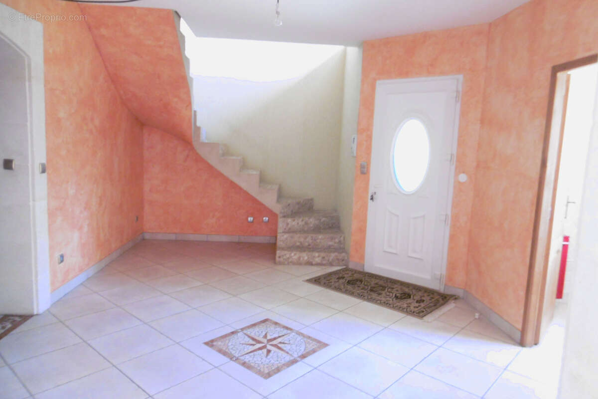 Maison à AMBARES-ET-LAGRAVE