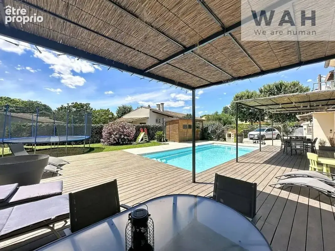 Maison 8 pièces de 219 m2 avec piscine, garage et logement i - photo 17