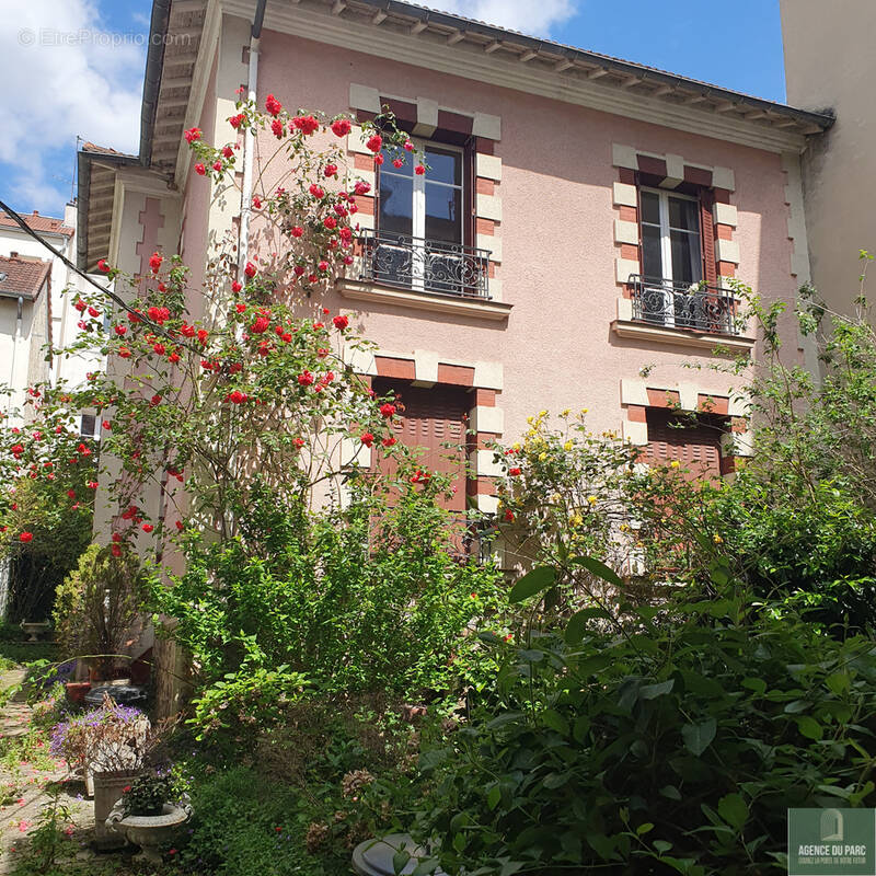 Maison à VILLE-D'AVRAY