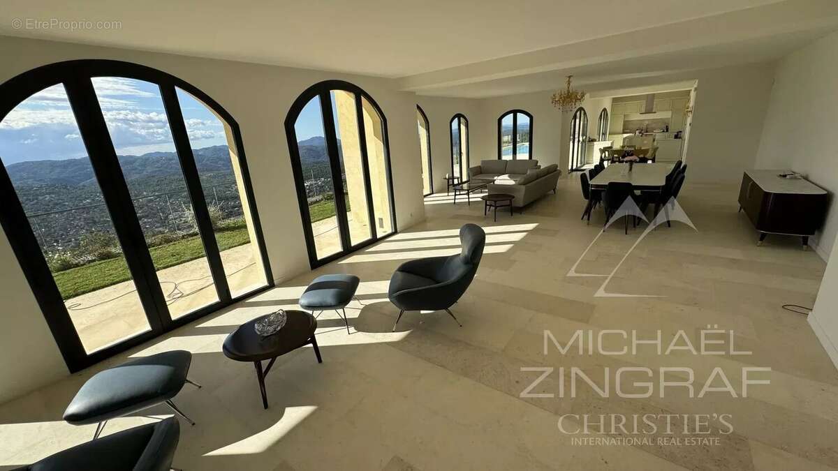 Villa au style épuré sur les balcons de la Riviera - photo 12