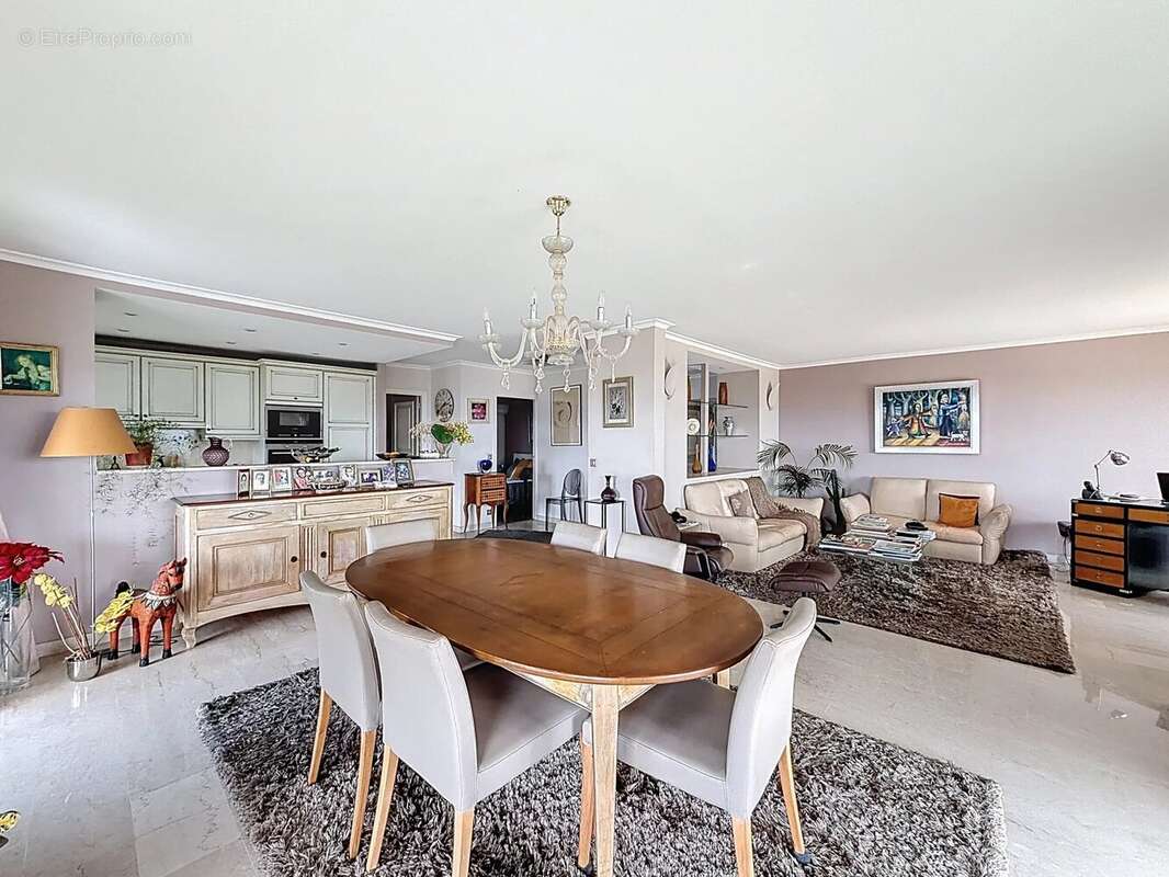 Appartement à LE CANNET