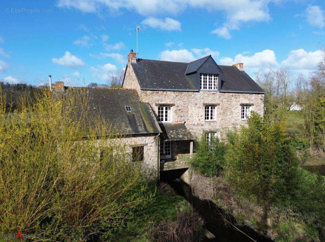 Maison à MALESTROIT