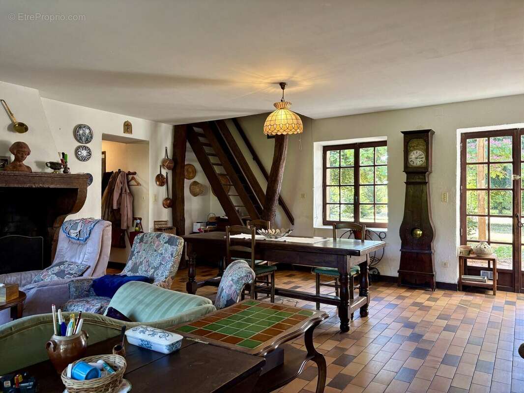 Maison 180 m² à Ratenelle  - photo 4