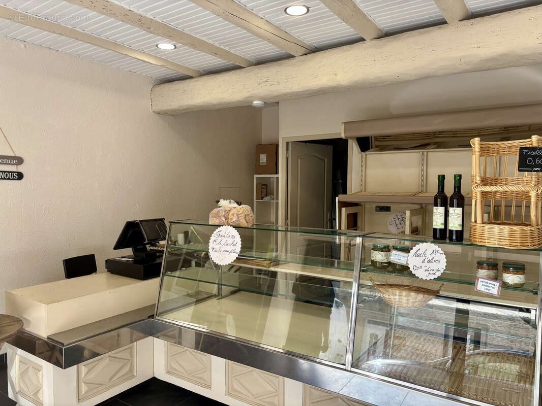 Commerce à NAGES-ET-SOLORGUES