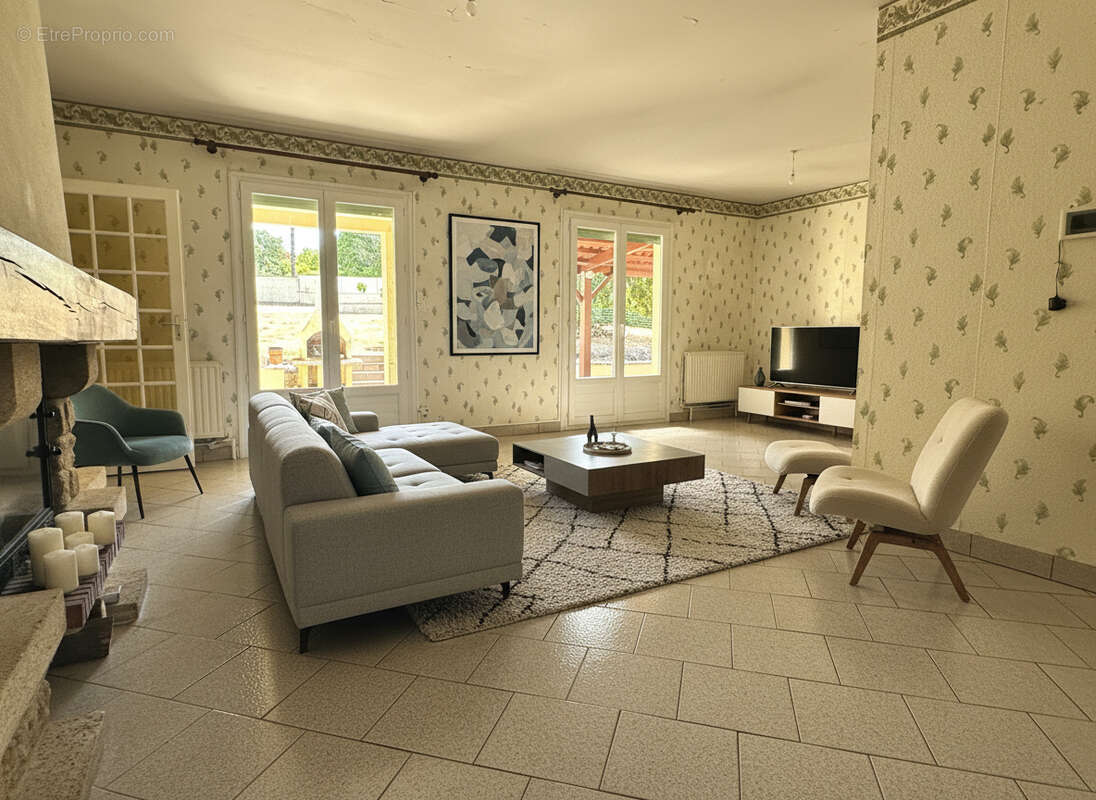 Maison de plain pied 131 m2 avec 1600m2 de jardin à Puymoyen - photo 14