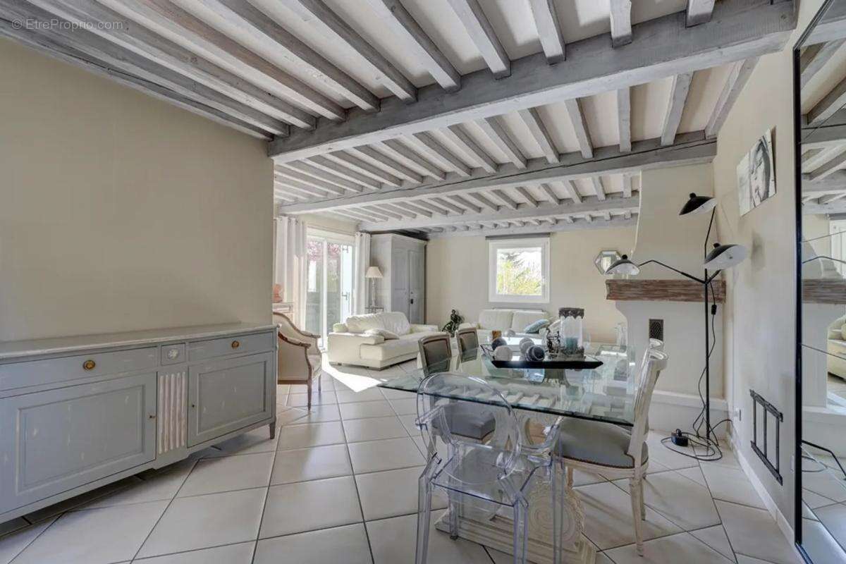 Maison à SAINT-LAURENT-DE-MURE