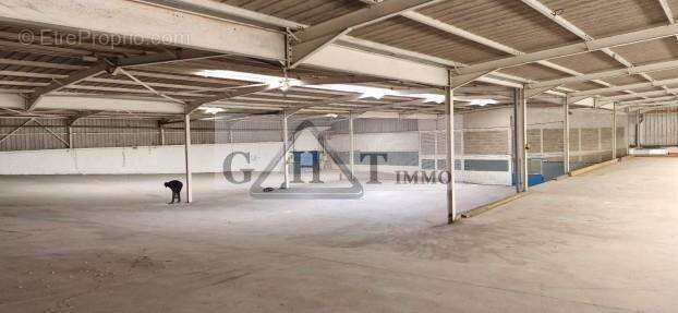 Commerce à LA VILLE-DU-BOIS