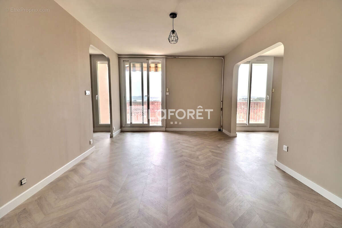 Appartement Toulon 4 pièce(s) 74 m2 - photo 4