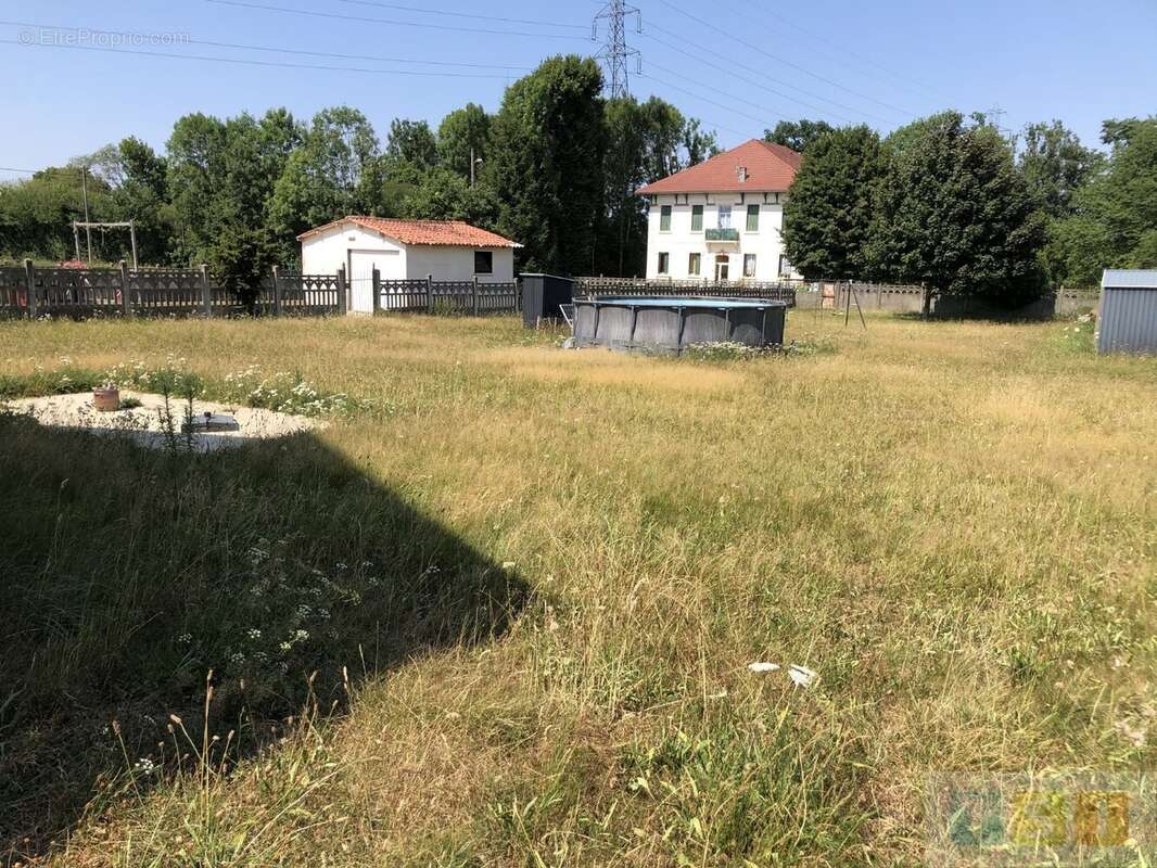 Maison Familiale sur terrain de 1413 m² - photo 3
