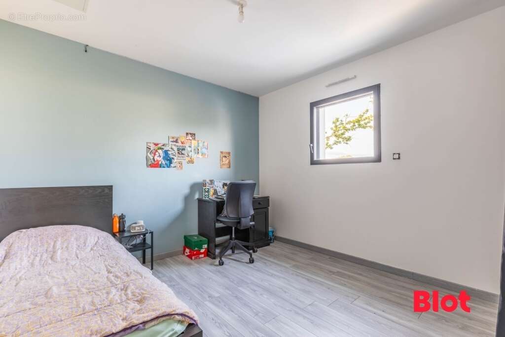 Maison à NOYAL-CHATILLON-SUR-SEICHE