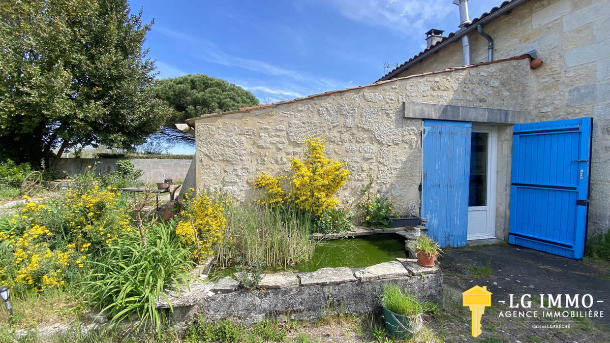 Longère avec dépendances, garages 300 m2, jardin, proche estuaire - photo 5