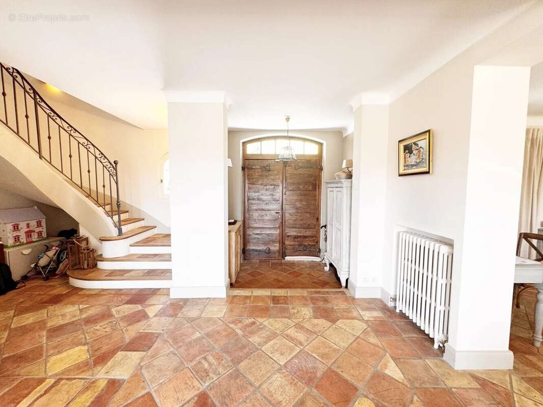 Maison à MOUGINS