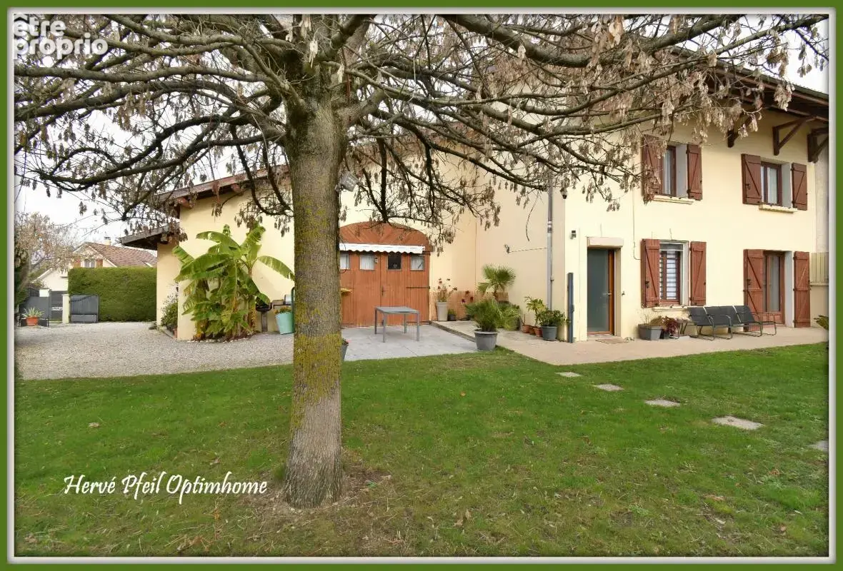 Une maison familiale avec cachet et prestations rénovées-5 pièces ; 135m² sur 1000m² de terrain - photo 2