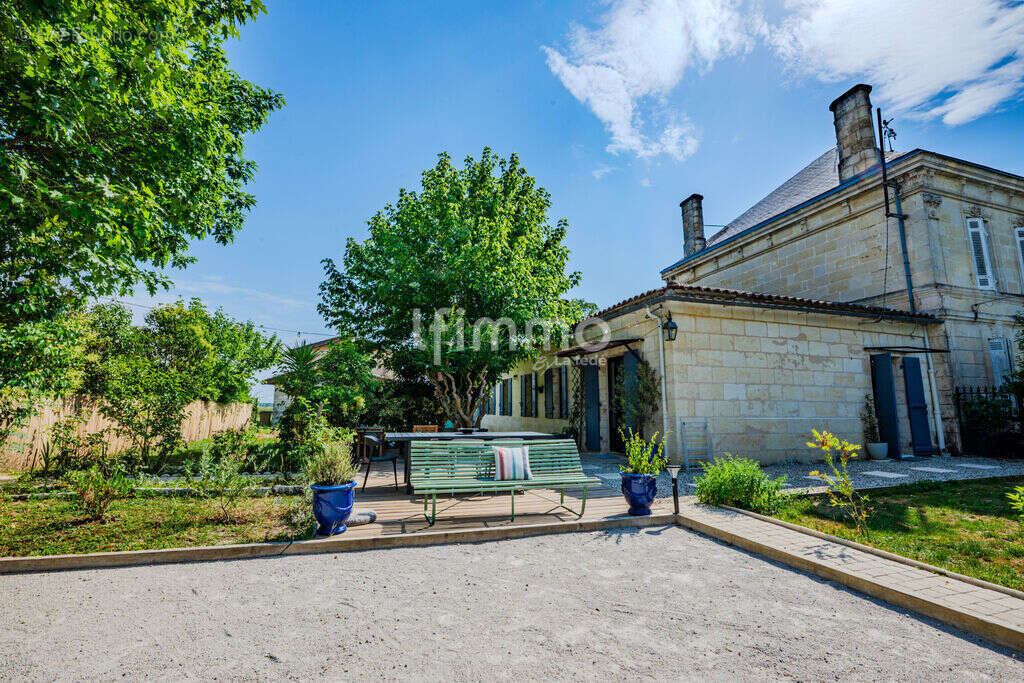 Maison en pierre de plain-pied entièrement rénovée - photo 10