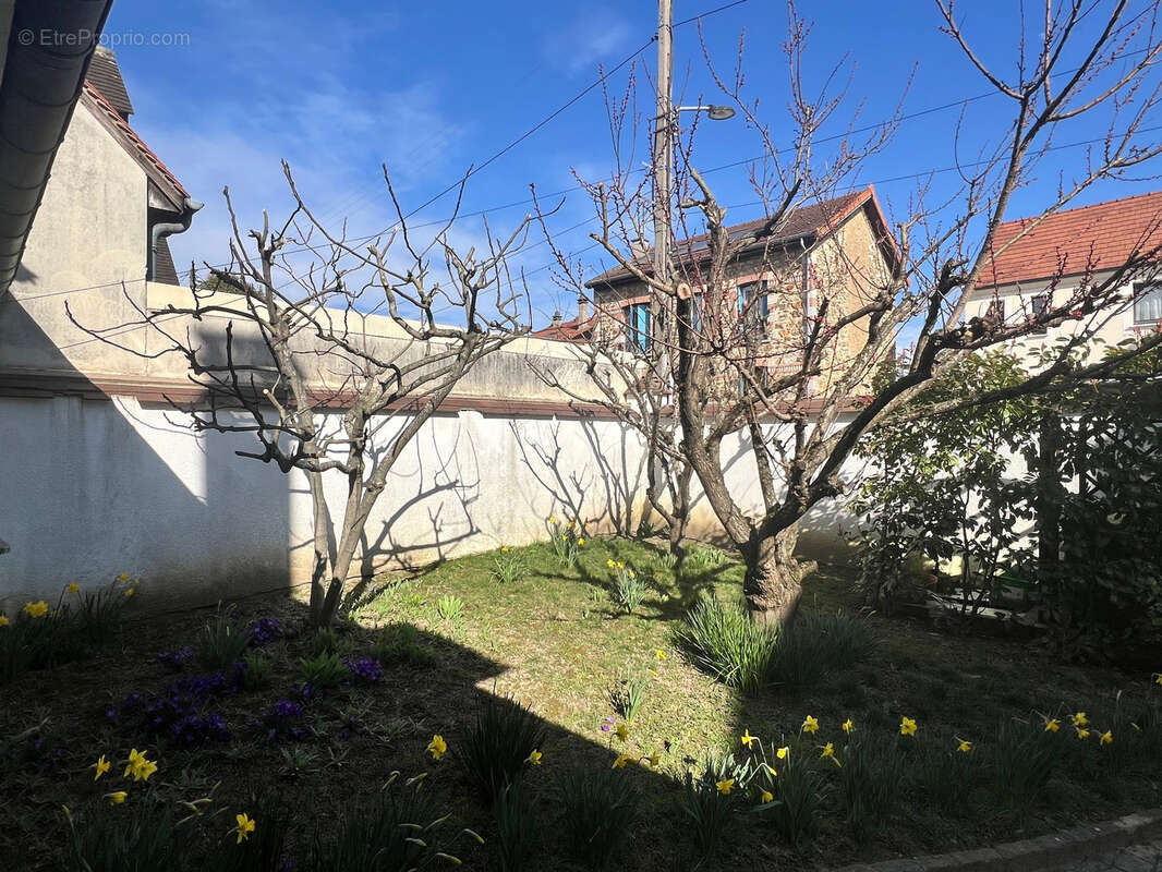 Maison à VILLENEUVE-LE-ROI