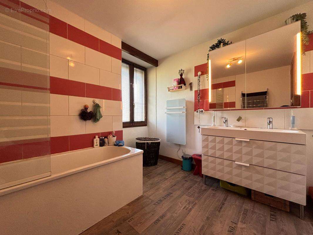 Maison T4 de 105 m² sur 824 m² de terrain - photo 11