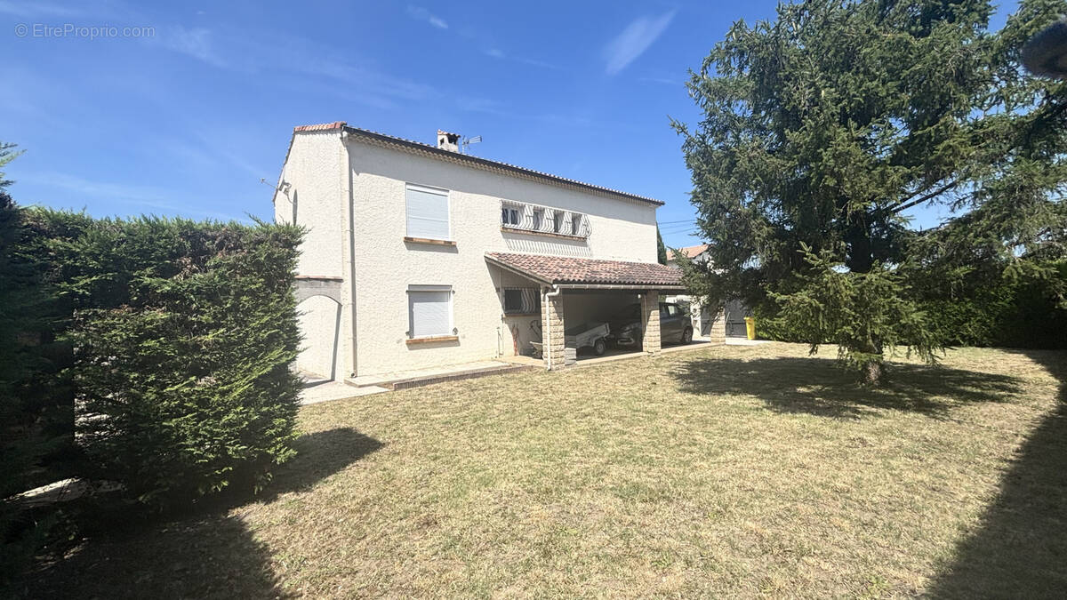 Maison à MORIERES-LES-AVIGNON