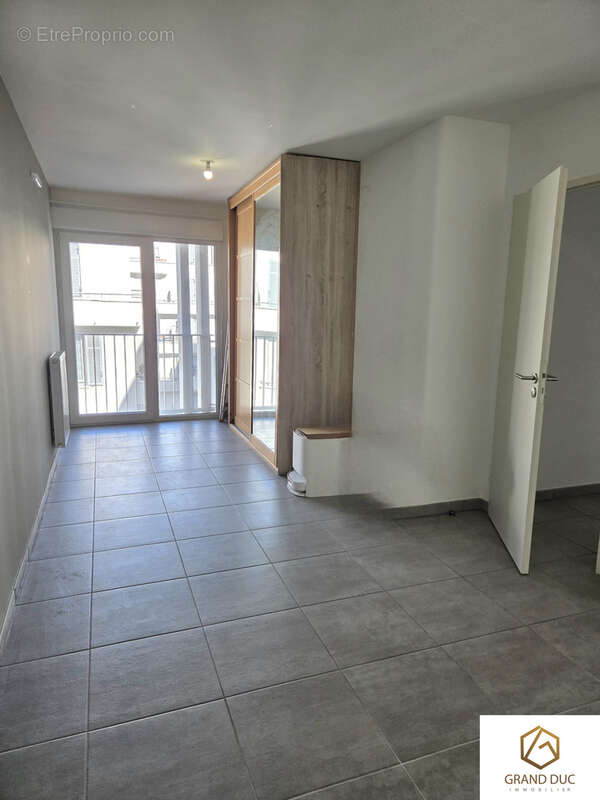 Appartement à MARSEILLE-2E