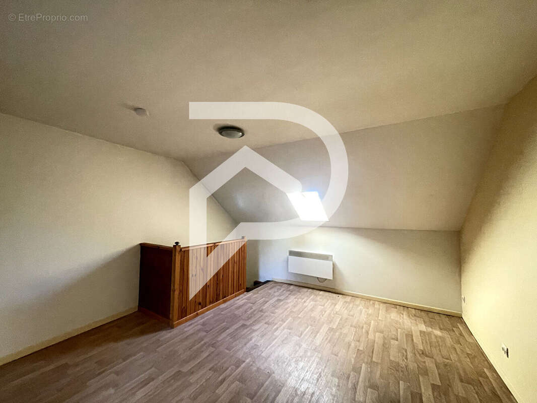 Maison à SAINT-BENIN