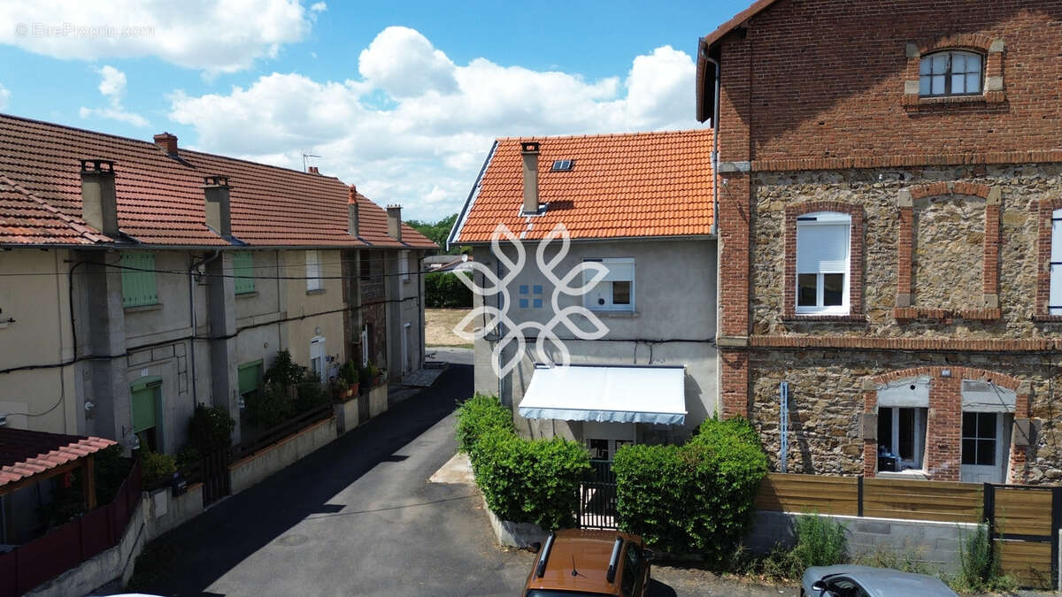 Charmante maison de village à Vergongheon   Un cocon familial plein de potentiel ! - photo 23