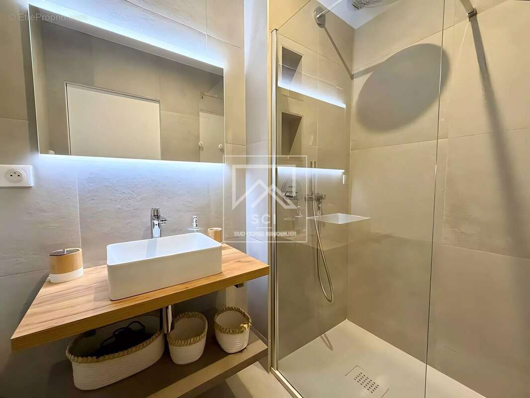 Appartement à LECCI