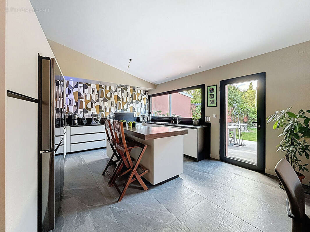 Maison à AURIAC-SUR-VENDINELLE