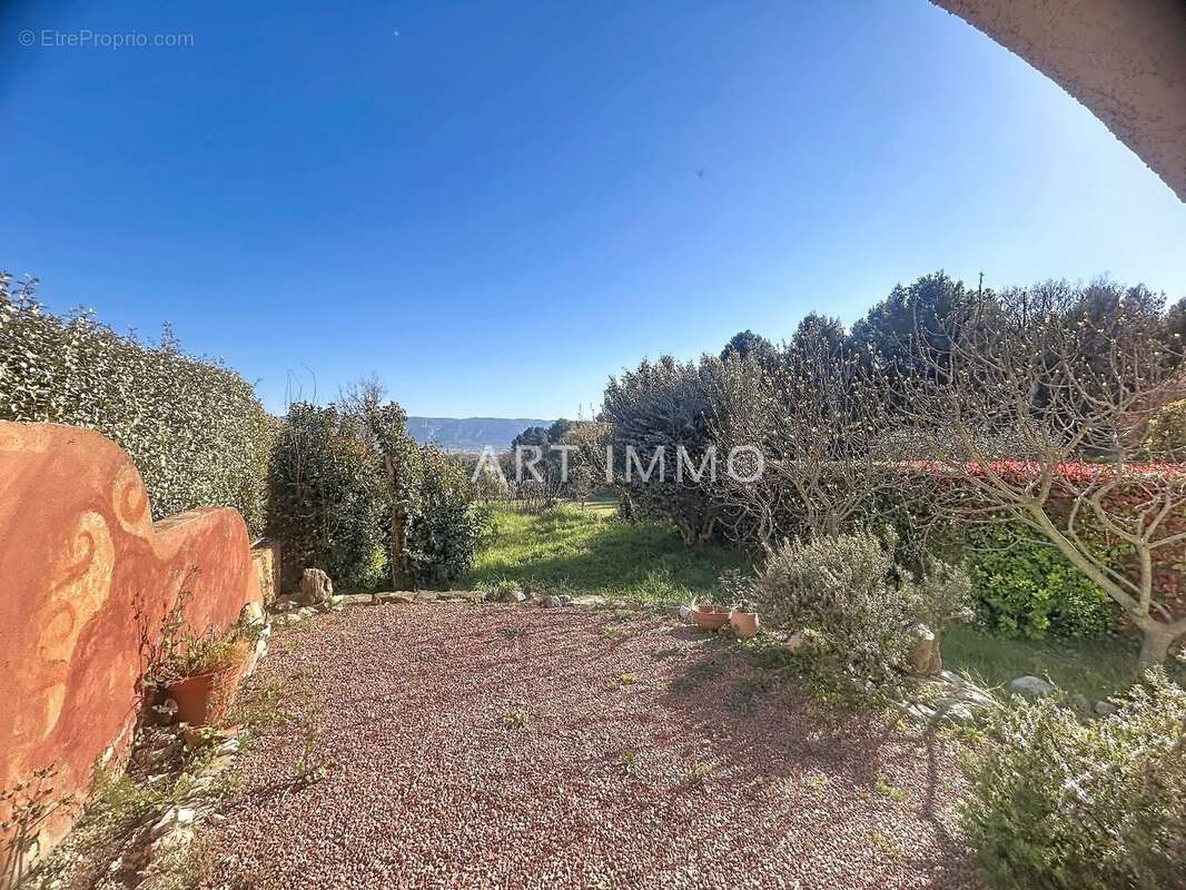 Maison à CABRIERES-D'AVIGNON