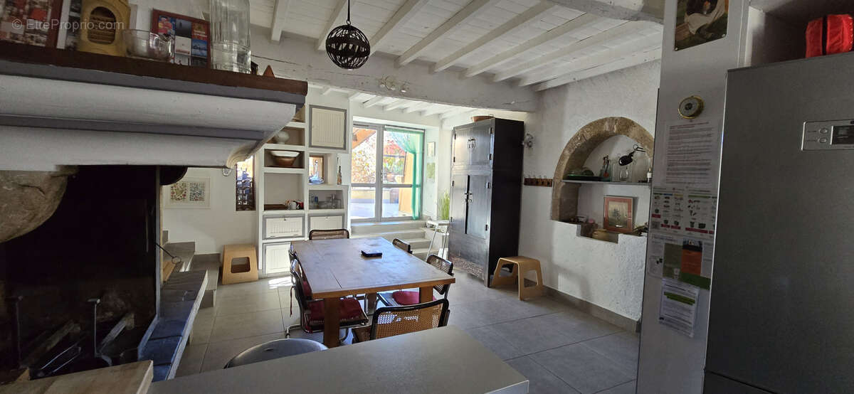 Maison à MONTPEYROUX