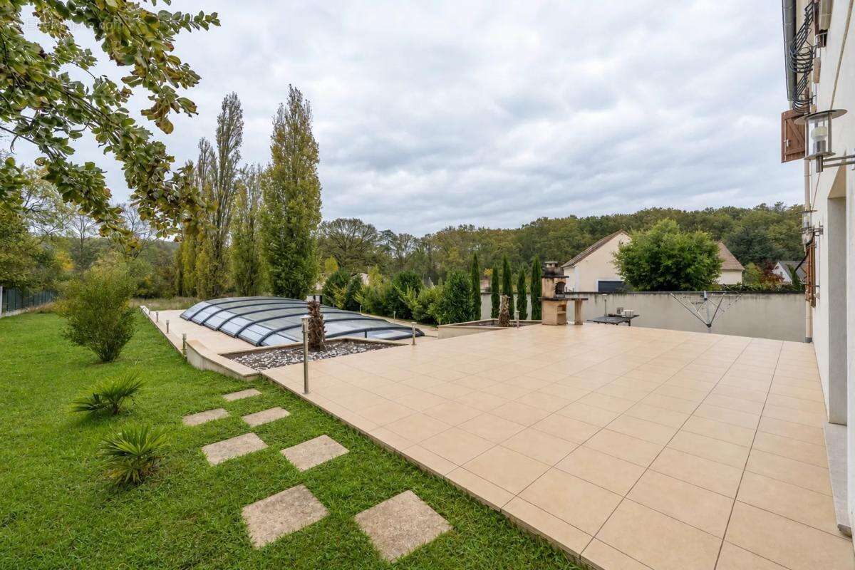 Maison familiale rénovée avec piscine à Saint-Léger-en-Yvelines - photo 14