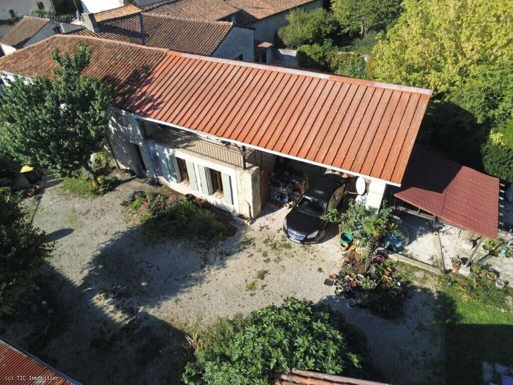 Maison de Caractère avec 5 Chambres Avec Terrain, 6 Minutes d'Aunac-Sur-Charente - photo 27