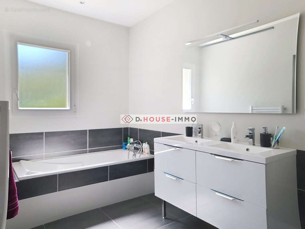 Maison à SAINT-QUENTIN-SUR-ISERE