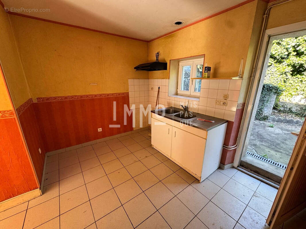 Maison à BEAUMONT-PIED-DE-BOEUF