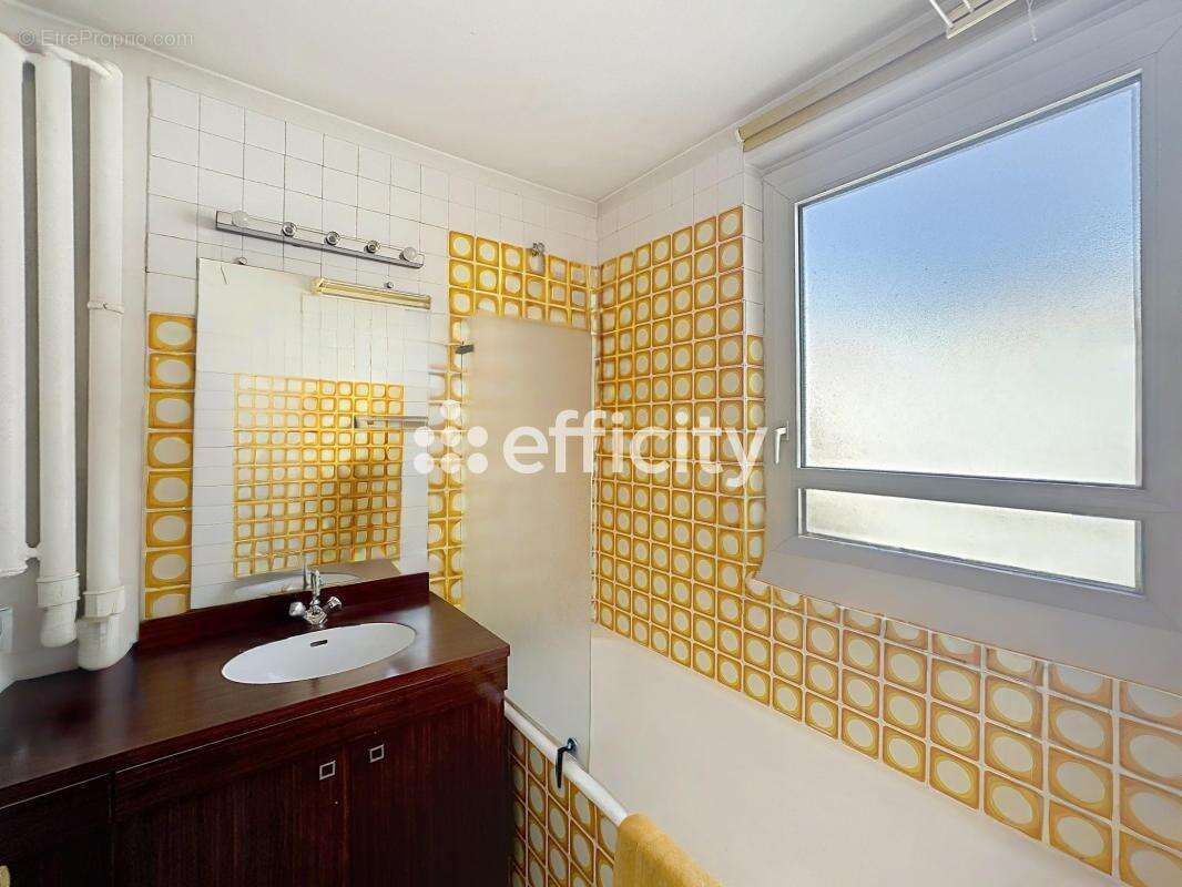 Appartement à MONTROUGE