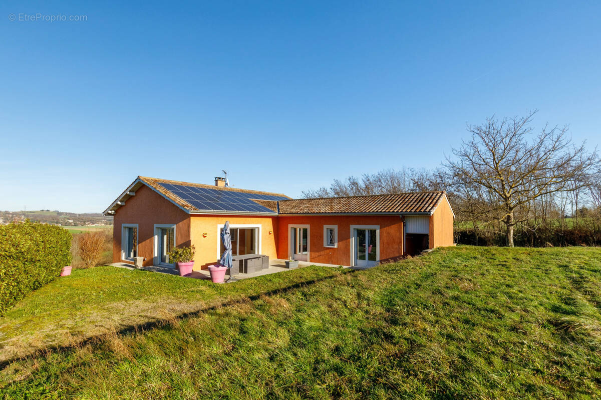 Maison à ESTRABLIN