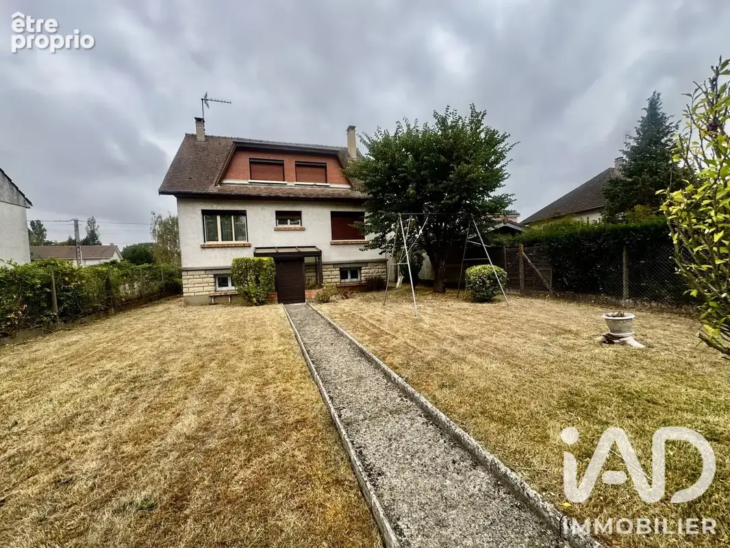 Photo 1 - Maison à LES GRANGES-LE-ROI