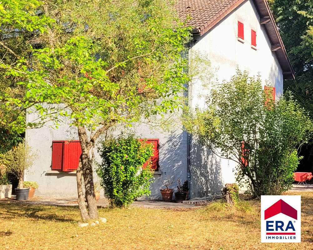 Maison 317m² à la bâtie-montgascon - photo 2