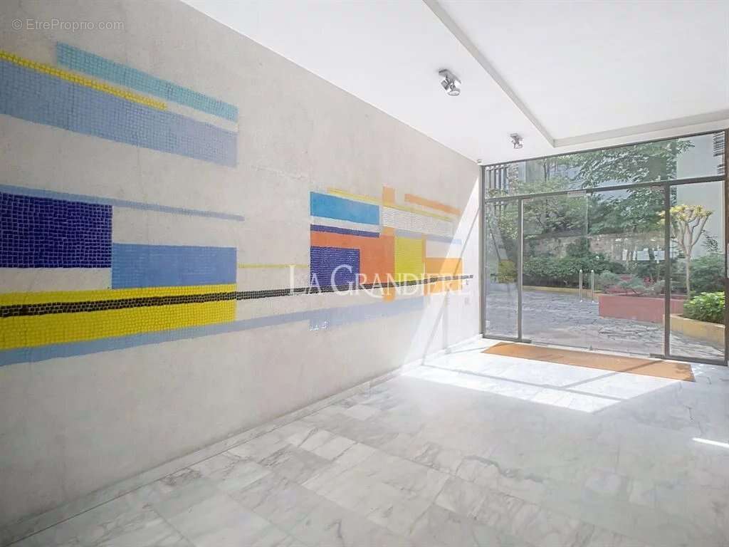 Appartement à PARIS-16E