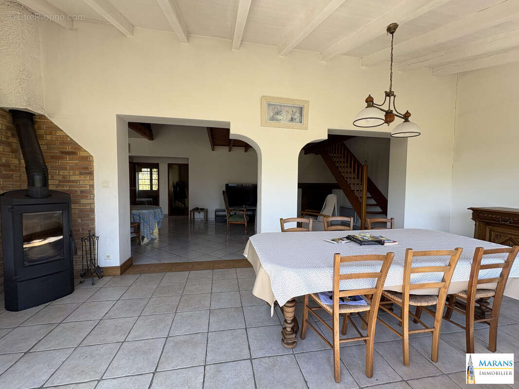 Maison à L'ILE-D'ELLE