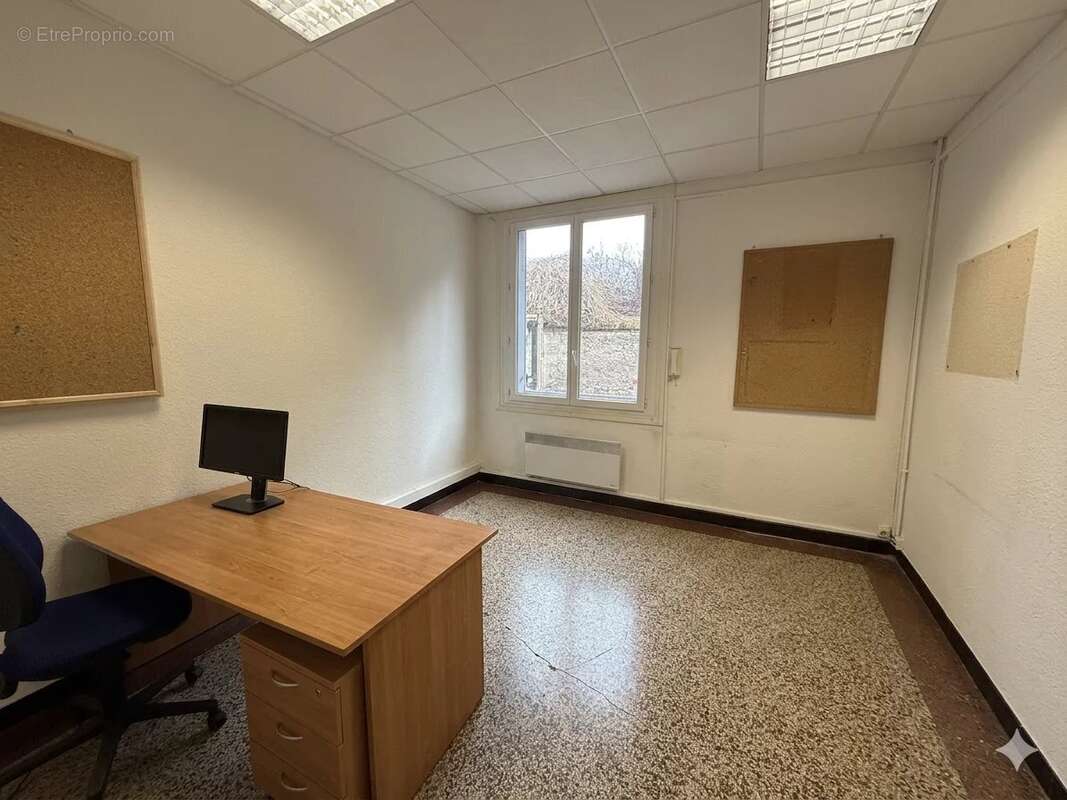Commerce 130 m² à Montpellier  - photo 3
