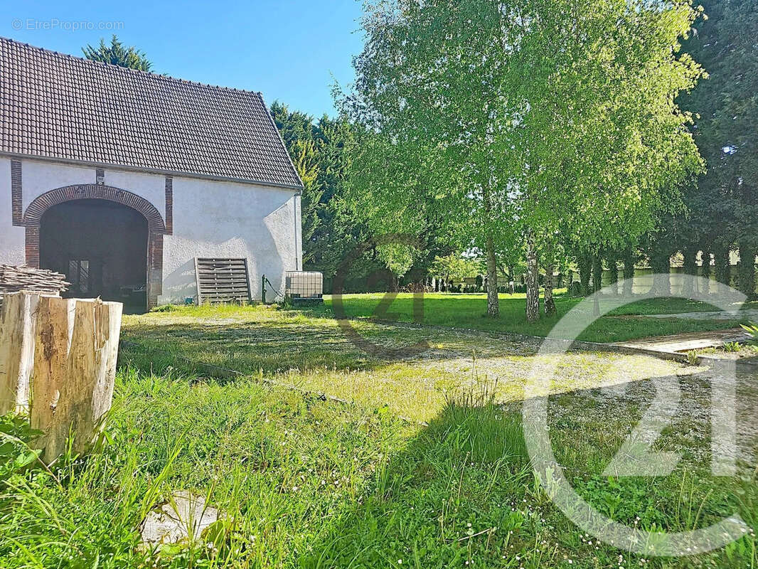 Maison 250 m² à Vulaines  - photo 3